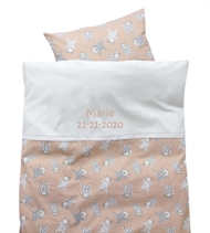 Babysengetøj med navn Pyjamas, Nørgaard Madsen, Støvet rosa