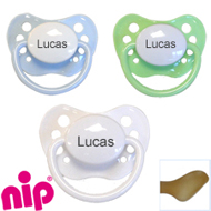 Nip sutter med navn (Grøn / Lyseblå / Hvid) Anatomiske Latex fra 5 md. Pakke med 3 stk. sutter