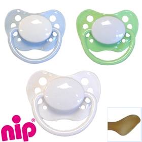 Nip sutter med navn (Grøn / Lyseblå / Hvid) Anatomiske Latex fra 5 md. Pakke med 3 stk. sutter