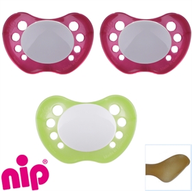 Nip sutter med navn (2 Perlende Magenta og 1 Perlende Grøn) Anatomiske Latex fra 5 md. Pakke med 3 stk. sutter