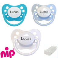 Nip sutter med navn (Hvid, Turkis/Blå og Lyseblå) - Babysutten.dk